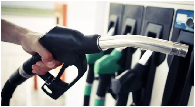 Petrol Price Cut: పెట్రోల్, డీజిల్ ధరల తగ్గింపు… తెలుగు రాష్ట్రాల్లో కొత్త రేట్లు ఇవే!